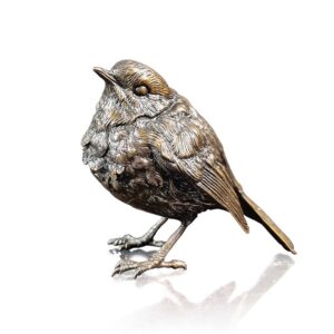 Made from solid foundry bronze, this piece depicts a robin standing to attention.